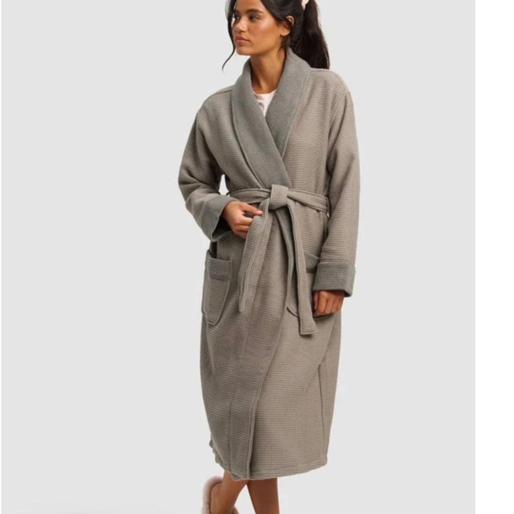 Cozy Earth Waffle Bath Robe Light Grey M/L Cotton Bamboo NWT Luxe Loungewear
